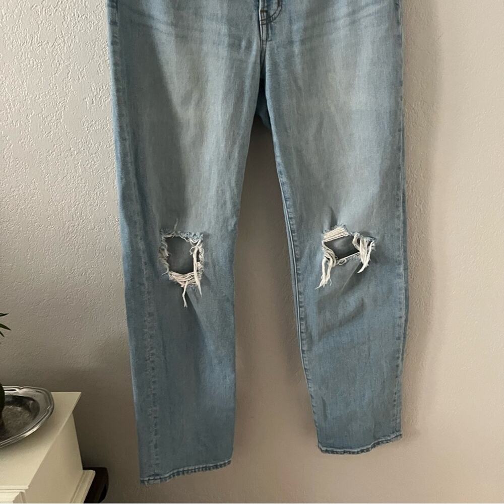 Madewell The Perfect Vintage Straight Jean in Danby Wash: Knee-Rip Edition - Picture 4 of 9